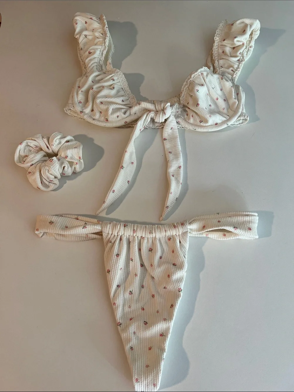 Bydee White Floral Tie-Front Bikini Set with hair scrunchie
